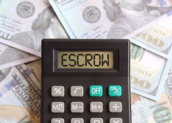 Role of an Escrow Agent in Real Estate Transactions